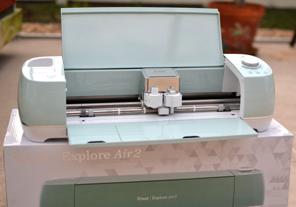  Cricut Explore Air 2 Machine Bundle